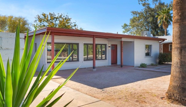 Chic Modern Home, Central Tucson
