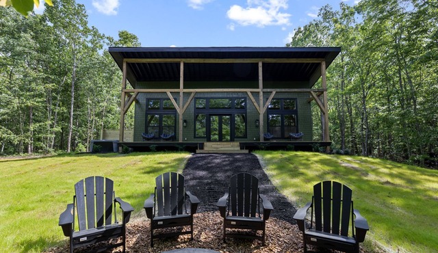 Chic Monteagle Cabin | Scenic Views & Serene Vibes
