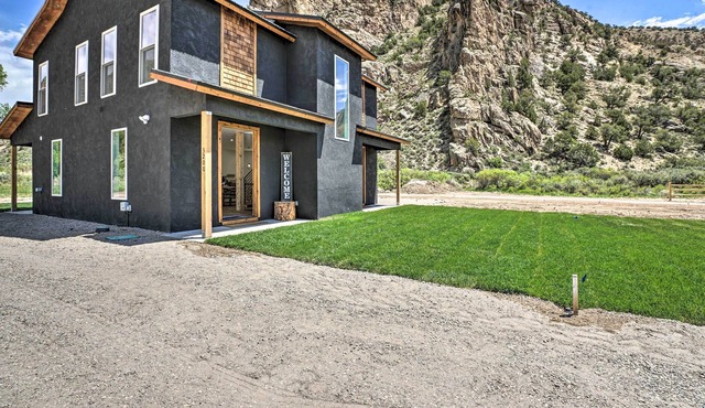 Chic Mountain Escape < 7 Mi to Rifle Falls!