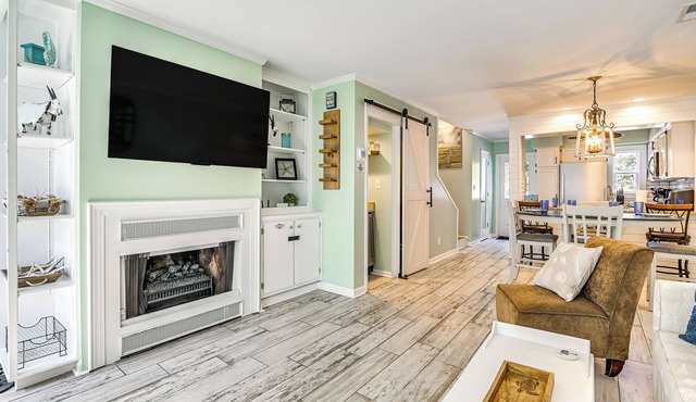 Chic Murrells Inlet Getaway ~ 2 Mi to Marsh Walk!