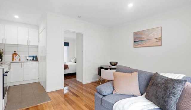 Chic Murrumbeena Retreat