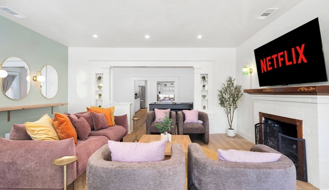 Chic Napa Getaway - 3 Mins to Downtown - Game Room with Vanity Area