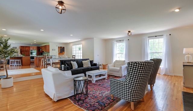 Chic Nashville-Area Retreat w/Private Pool!