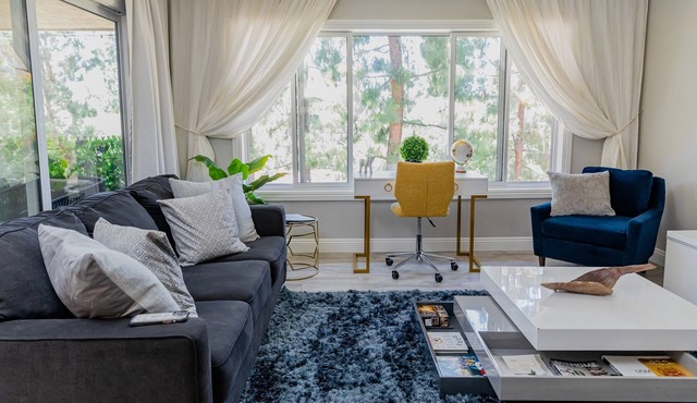 Chic Nest parent’s favorite! Irvine, Laguna, Best location!