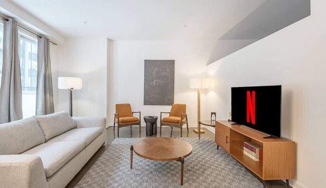 Chic Old Montreal Apt with Terrace