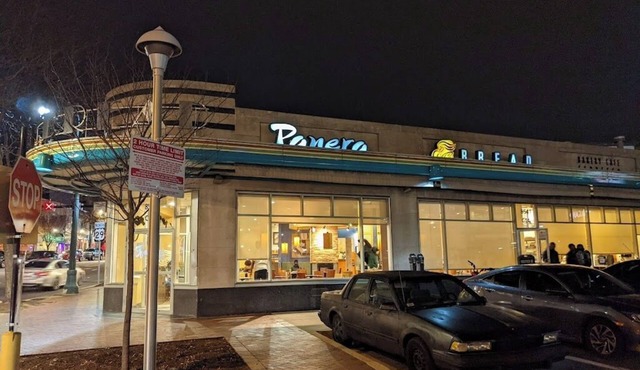 Chic one-room w/AC and WiFi in vibrant East Brunswick, Private bath,free parking