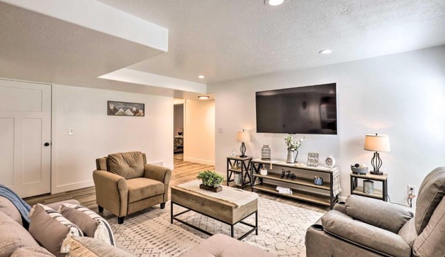 Chic Payson Apartment about 10 Mi to Utah Lake!