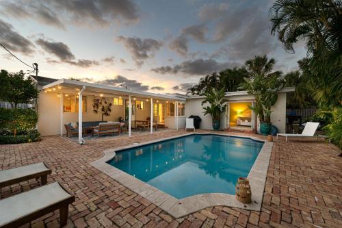Chic Pied-à-Terre Private Pool in WPB