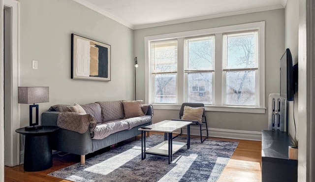 Chic, Quiet 1BR Near Dining Options– Perfect for 2