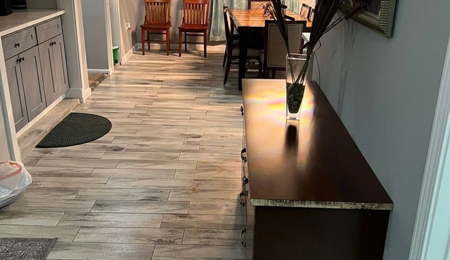 Chic Rancher 7BR Compound Near Graceland & Airportn