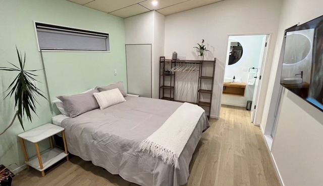 Chic & Relaxing Queenstown Stay