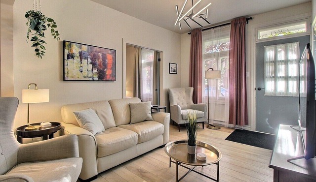 Chic renovated apartment with parking