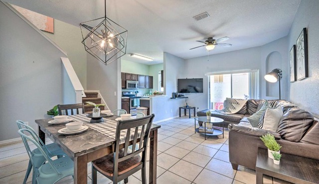 Chic Resort Townhome ~ 9 Mi to Disney Parks!