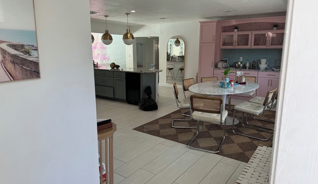 Chic Retreat w/Pool near Fort Lauderdale – 5 min to Beaches!