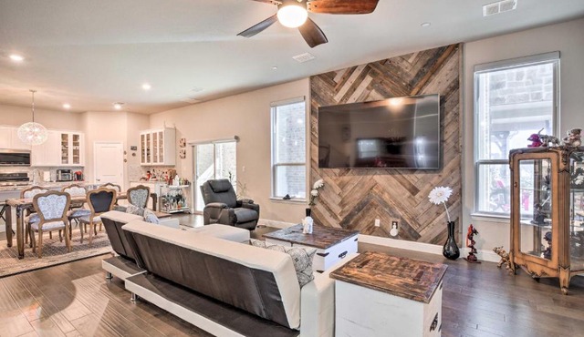 Chic Rowlett Retreat with Views - Walk to Lake!