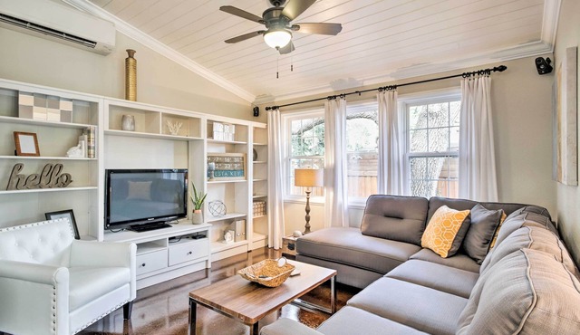 Chic Sarasota Cottage: Near Beaches & Downtown!