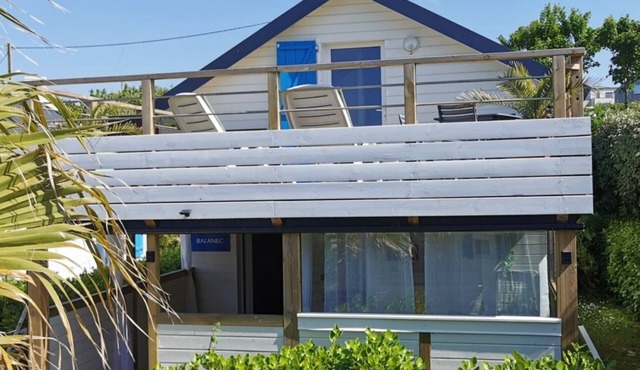 Chic sea-view lodge & private Jacuzzi in Brittany: beaches 150 m away