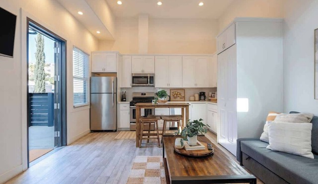 Chic Side-by-Side Units: Perfect for Groups!