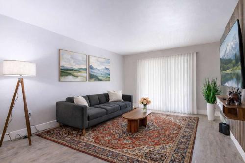 Chic South Tampa Retreat 2 King Beds Pool Gym & Prime Walkable Location