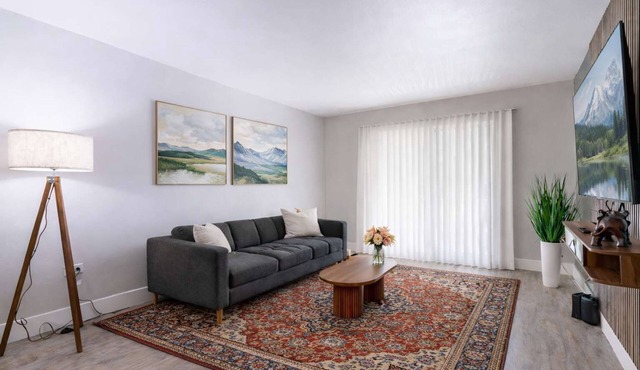 Chic South Tampa Retreat 2 King Beds Pool, Gym & Prime Walkable Location