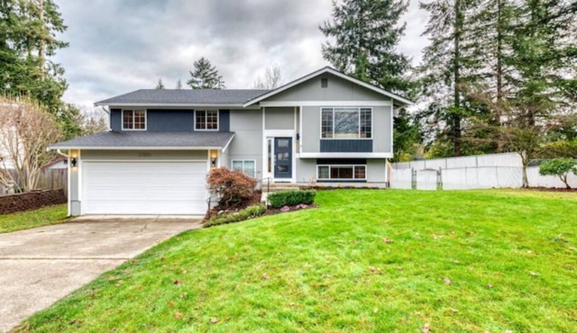 Chic & Spacious 5 BR Stylish House! Prime Location, Free Parking, Fast Wi-fi