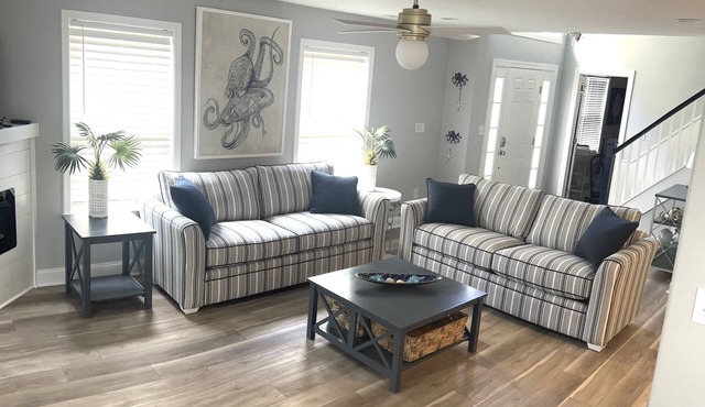 Chic & Spacious Vacation Home.Community Pool, Modern Amenities & Serene Vibes