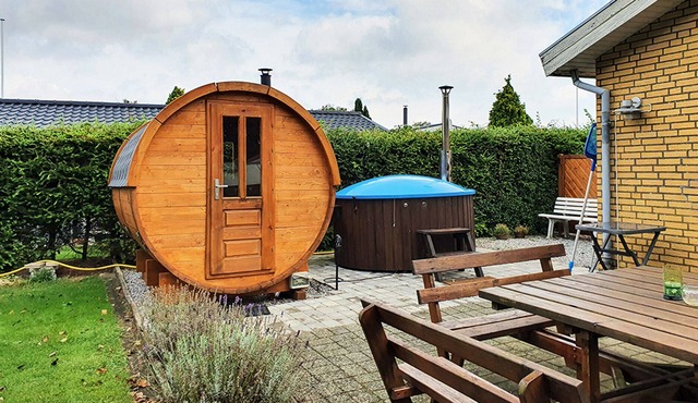 Chic stone holiday home for 6 people, 3 bedrooms, 1 bathroom