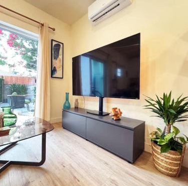 Chic Studio Haven by Century City - FH2 - BV
