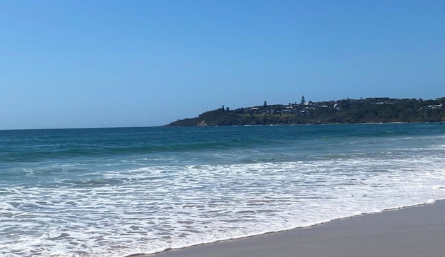 Chic studio in fabulous Bonny Hill close beaches cafes and restaurants.