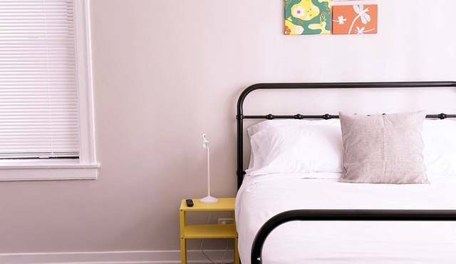 Chic studio in Loyola University with WiFi, fitness room, steps from the lake