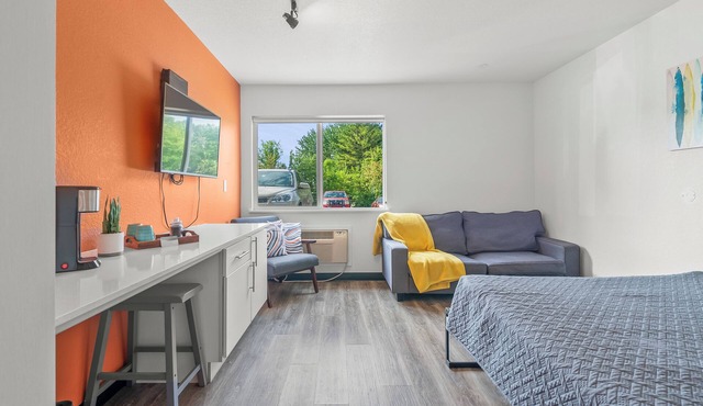 Chic studio with fitness room and AC in marvelous Cedar Falls