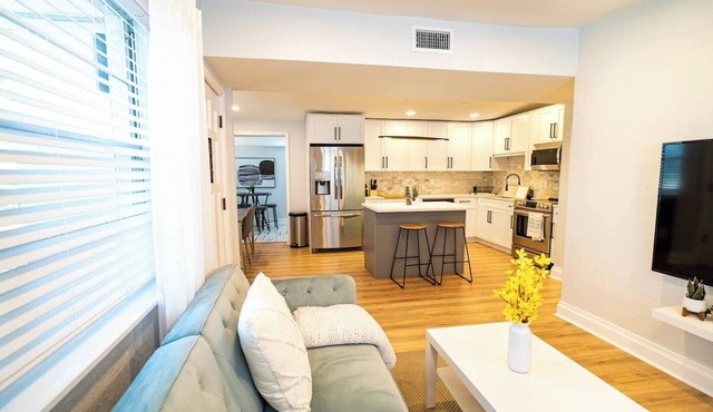 Chic & Stylish Central location