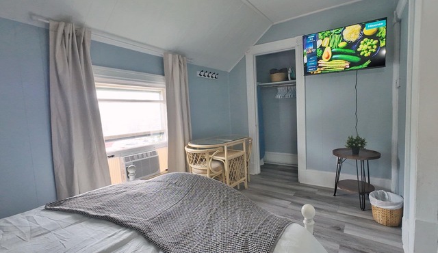 Chic & Sunny 1BR Hideaway - Apt 1