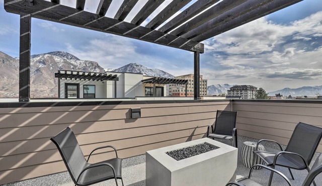 Chic & Sunny Provo Townhome w/Rooftop Deck!