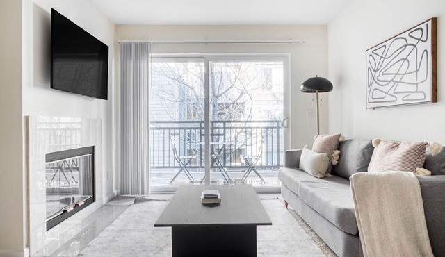 Chic Sunnyvale 1BR w/Gym, W/D & Coworking, walk to Google, by Blueground