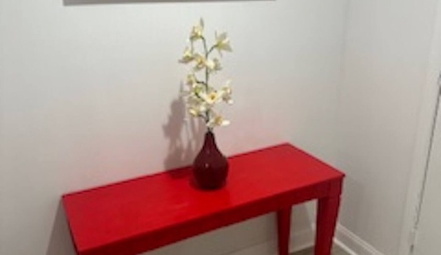 Chic townhome basement apartment in charming Crofton, MD