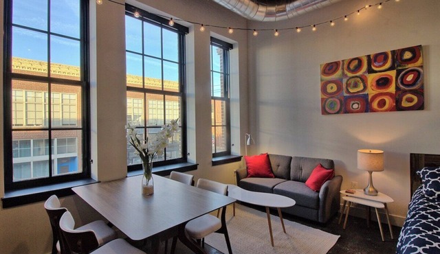Chic Ultramodern Studio Loft w/Designer Features