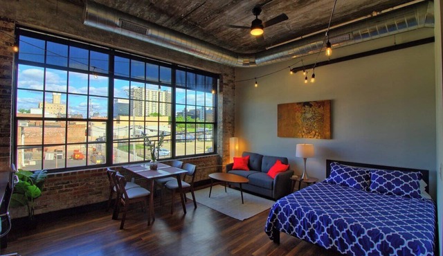 Chic Ultramodern Studio Loft w/Designer Features