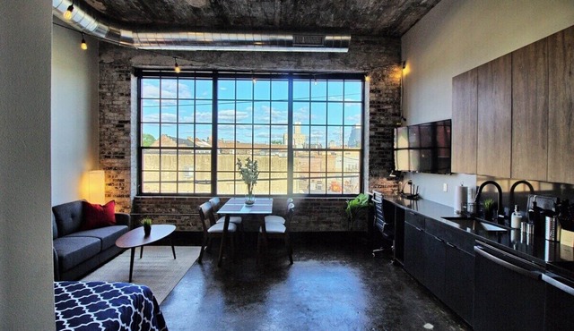 Chic Ultramodern Studio Loft w/Designer Features