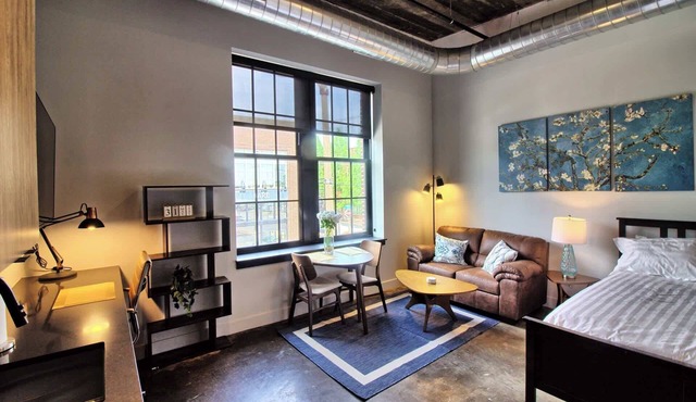 Chic Ultramodern Studio Loft w/Designer Features