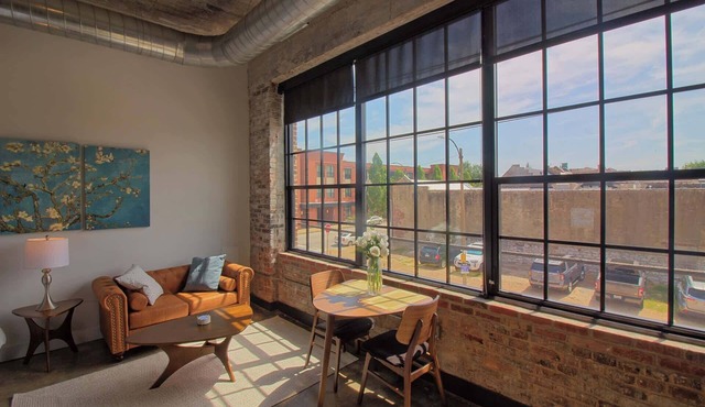 Chic Ultramodern Studio Loft w/Designer Features