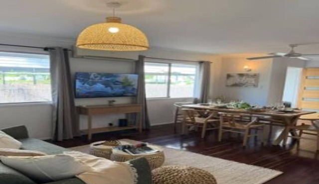 Chic Urban Escape in Norman Park - Waterfront