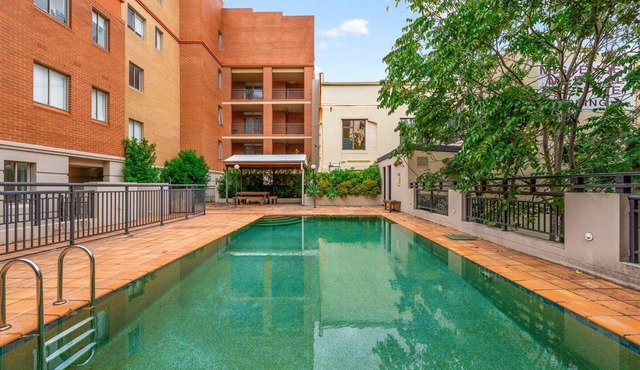 Chic Urban Escape in Vibrant Camperdown