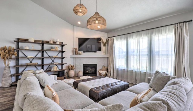 Chic Vineyard Getaway with Yard about 8 Mi to BYU