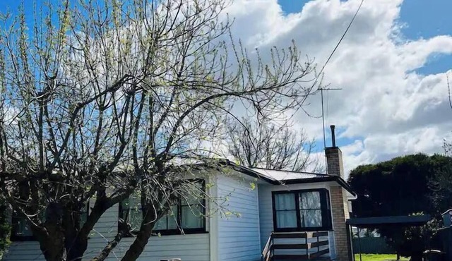 Chic Weatherboard Retreat