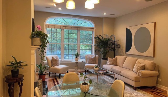 Chicago 3BR/3BA | Jet Tub, Private Patio & Parking