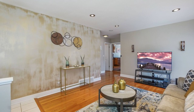 Chicago Rental - W Berwyn Aven