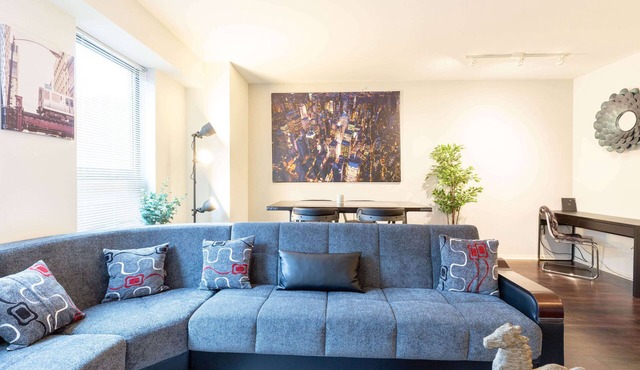 Chicago's Hidden Treasure "Evanston, IL" Urban Luxury with comfort