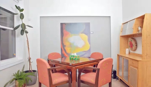Chicago's Leafy Street Hideaway - 1 Bedroom Condo with a Side of Sass