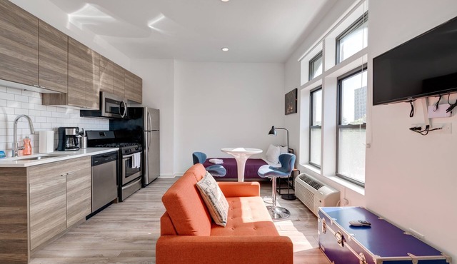 Chicago Second Floor Studio by 747 Lofts